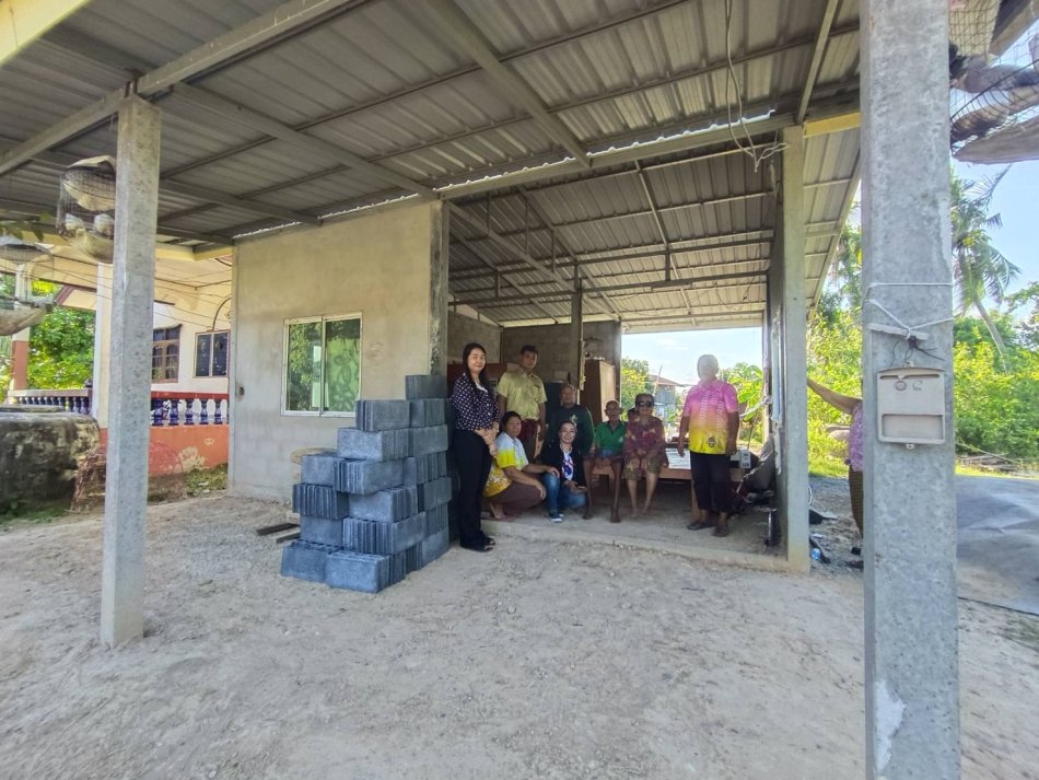 องค์การบริหารส่วนตำบลปราสาท ลงพื้นที่เยี่ยมบ้านและสอบข้อเท็จจริงบ้านผู้ประสบปัญหาทางสังคม จำนวน 10 ราย